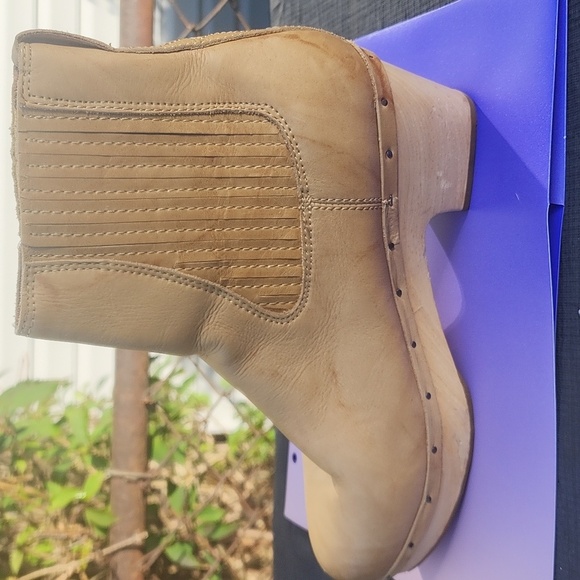 Frye Natural Leather Clog Boots 8 - Picture 13 of 14